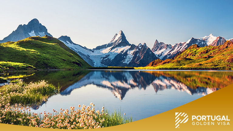 Sunrise view on Bernese range above Bachalpsee lake. Highest peaks Eiger, Jungfrau and Faulhorn in famous location. Switzerland alps, Grindelwald valley